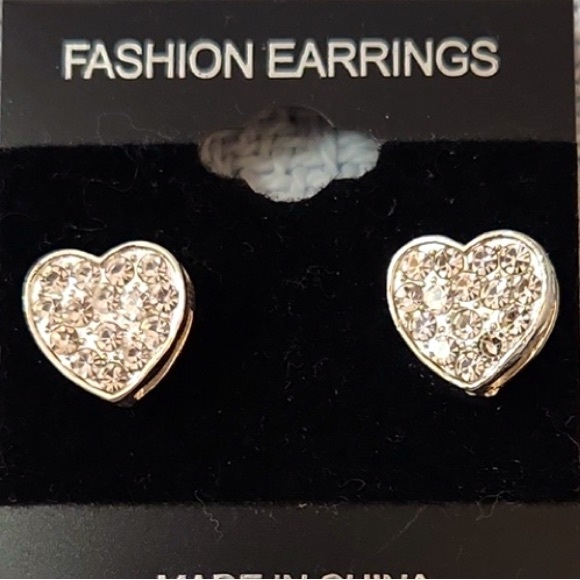 Fashion Earrings Jewelry - NWT sparkly heart post earrings.
